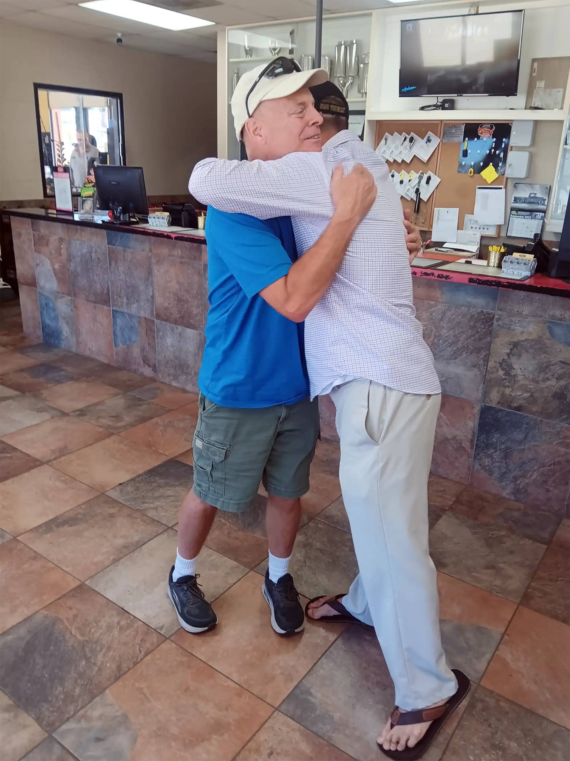 Honoring our elderly Veterans, author David Haave gives books to Veteran grandpa, Arizona, USA.